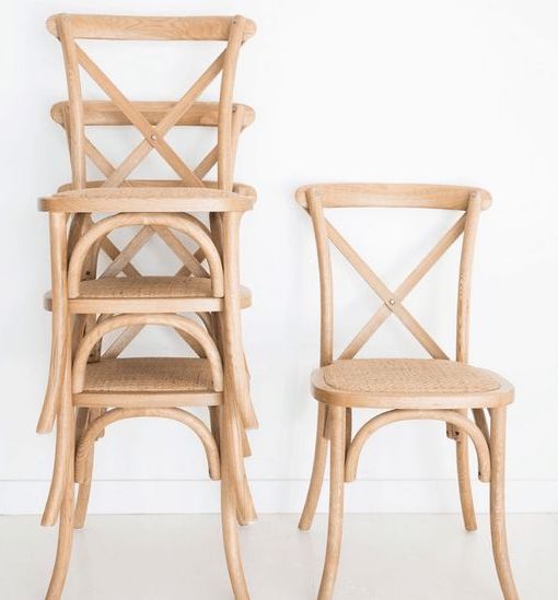 Egymásra rakható székek Crossback egymásra rakva