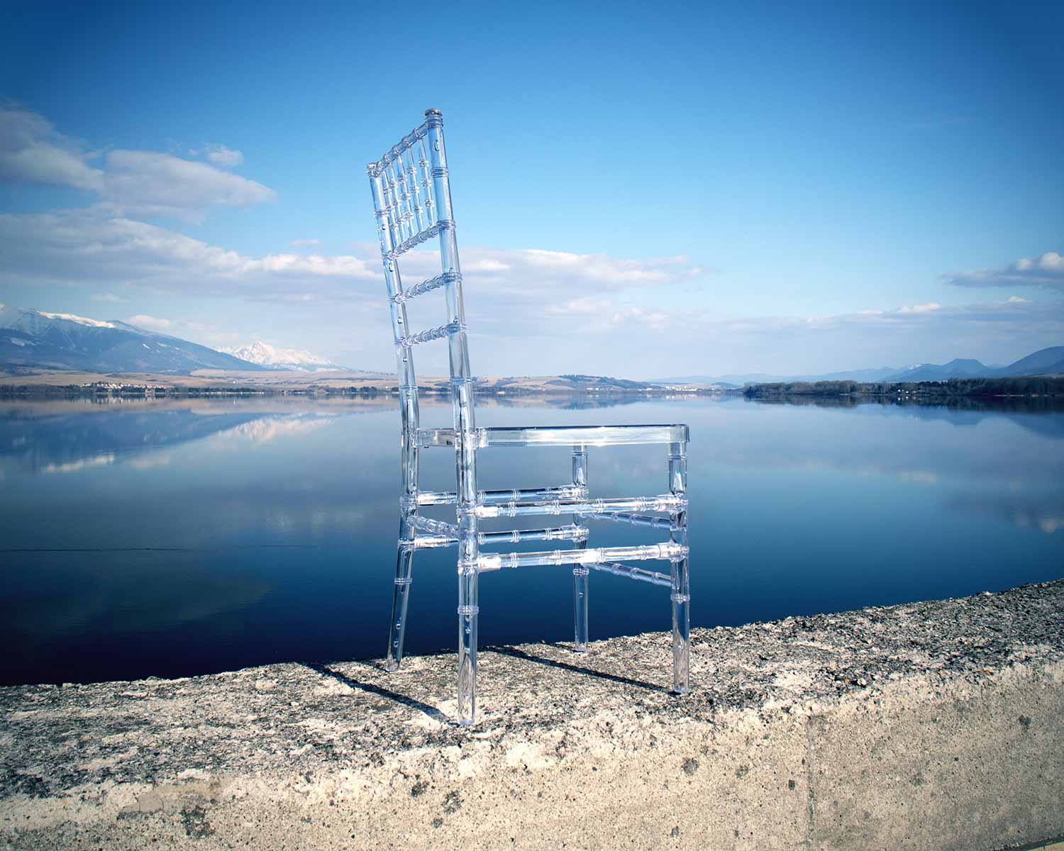 Tiffany plastična stolica prozirna